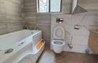 5 Bed House with En Suite in Lavington - 12