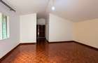 4 Bed Villa with En Suite in Hill View - 16