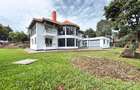 5 Bed House with En Suite at Windsor - 2