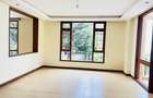 4 Bed Apartment with En Suite in Riverside - 14