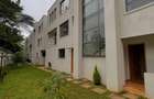 6 Bed Townhouse with En Suite in Lavington - 2