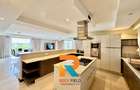 Furnished 3 Bed Apartment with En Suite in Riverside - 9