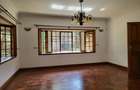 5 Bed House with En Suite in Runda - 12