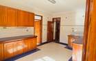 4 Bed Apartment with En Suite at Riverside Drive - 17