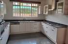 4 Bed Townhouse with En Suite in Nyari - 11