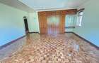 5 Bed Townhouse with En Suite in Spring Valley - 9