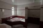 5 Bed Townhouse with En Suite at Riverside Drive - 9