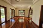 5 Bed House with En Suite in Lavington - 7