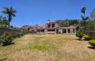 4 Bed House with En Suite in Lavington - 1