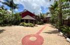 5 Bed House with En Suite in Runda - 18
