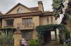 5 Bed Townhouse with En Suite at Lavington Road - 1