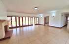 5 Bed Villa with En Suite at Un Avenue - 9
