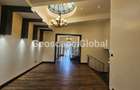 5 Bed House with En Suite in Loresho - 7