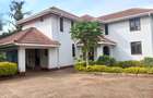 4 Bed House with En Suite at Lavington - 2