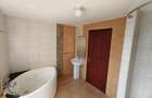 5 Bed House with En Suite at Lavington Green - 12