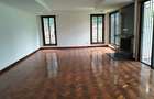 6 Bed Townhouse with En Suite in Lavington - 15