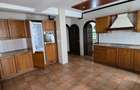 4 Bed Townhouse with En Suite at Riverside Drive - 16