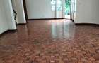 6 Bed House with En Suite in Lavington - 3