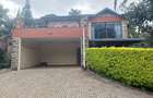 5 Bed House with En Suite at Lavington Shopping Centre - 2