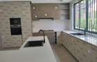 6 Bed Townhouse with En Suite in Lavington - 11