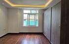 5 Bed House with En Suite in Runda - 13
