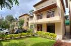 5 Bed Townhouse with En Suite at Lavington - 10