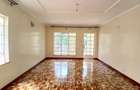 4 Bed Townhouse with En Suite at Lavington - 3