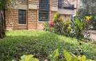 6 Bed Townhouse with En Suite at Convent Drive - 15
