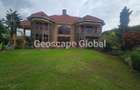4 Bed House with En Suite in Ridgeways - 1