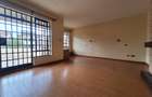 5 Bed Townhouse with En Suite in Lavington - 7