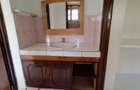 5 Bed House with En Suite in Thome - 14