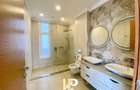 4 Bed Apartment with En Suite in Parklands - 18