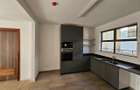 4 Bed Apartment with En Suite in Rosslyn - 11