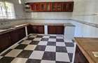 4 Bed House with En Suite at Hr93 - 3