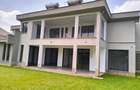 6 Bed Townhouse with En Suite in Lavington - 13