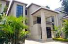 5 Bed Townhouse with En Suite at Lavington - 1