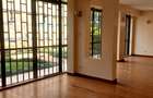5 Bed Townhouse with En Suite at Lavington - 16