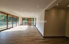 3 Bed Apartment with En Suite in Spring Valley - 2