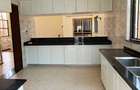 5 Bed Townhouse with En Suite at Lavington - 10