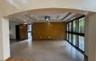 5 Bed Townhouse with Garden in Lavington - 2