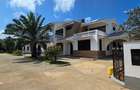 4 Bed Villa with En Suite at Serena - 1