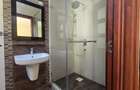 5 Bed House with En Suite in Lavington - 17