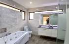 4 Bed Townhouse with En Suite at Lavington - 16