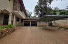 5 Bed House with En Suite in Runda - 4