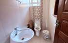 5 Bed Townhouse with En Suite in Ridgeways - 8