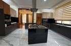 5 Bed House with En Suite at Rosslyn - 3