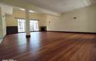 5 Bed Townhouse with En Suite at Off Convent Drive - 18
