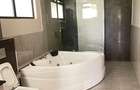 4 Bed Apartment with Swimming Pool in Riverside - 10