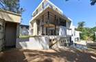 6 Bed Townhouse with En Suite in Lavington - 12