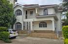 5 Bed Townhouse with En Suite at Lavington Green - 3